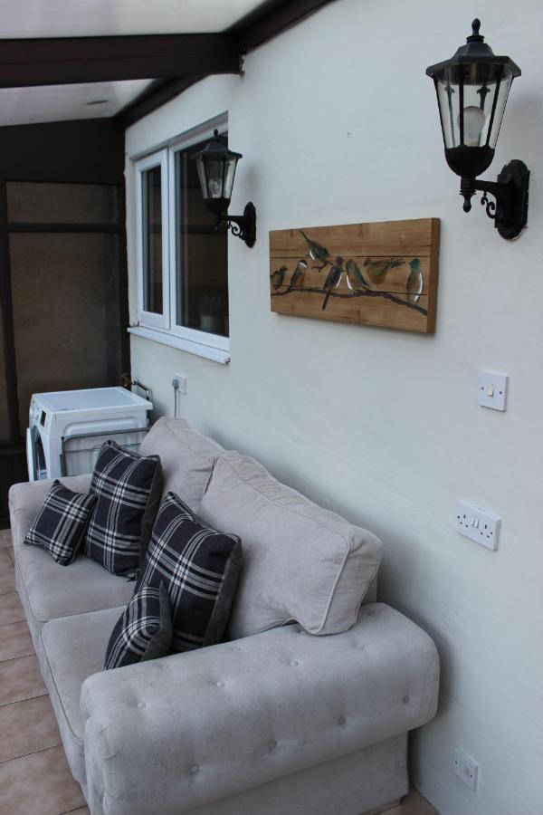 The Hampton Beautiful 3 Bedroom House With Conservatory & Garden * Scarborough