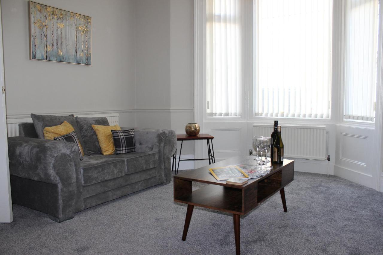 The Hampton Beautiful 3 Bedroom House With Conservatory & Garden